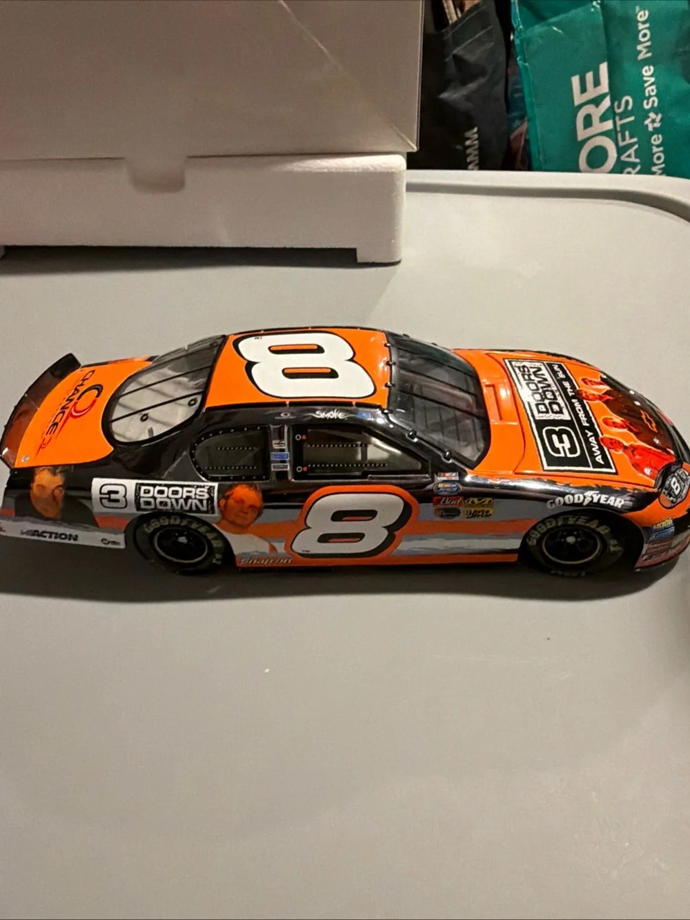 Race Fans Tony Stewart 2003 3 Doors Down Nascar 1/24 Diecast Action #8 Authentic